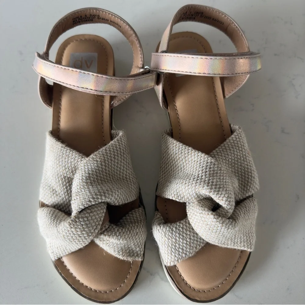 NEW DV by Dolce Vita Girls Davis Woven Sandal Size: 5